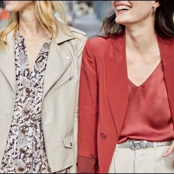 V-Neck Satin Women's XS Top in Rich Burgundy - Picture 3 of 12